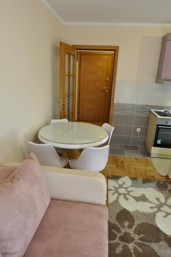 Alex 2 Apartman Vrnjačka Banja Δωμάτιο φωτογραφία